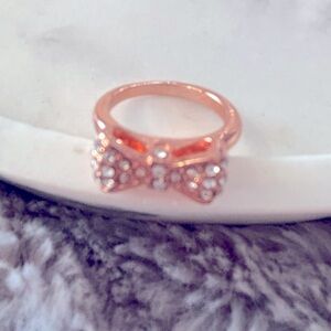 Rose gold and cz size 7 bow ring  🎁